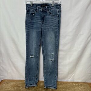 Judy Blue‎ Mid-Rise Relaxed Fit Destroyed Jeans in Medium Wash Size 27